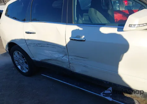 2015 Chevrolet Traverse 1Lt z USA, uszkodzony, nr VIN 1GNKVGKD5FJ192321